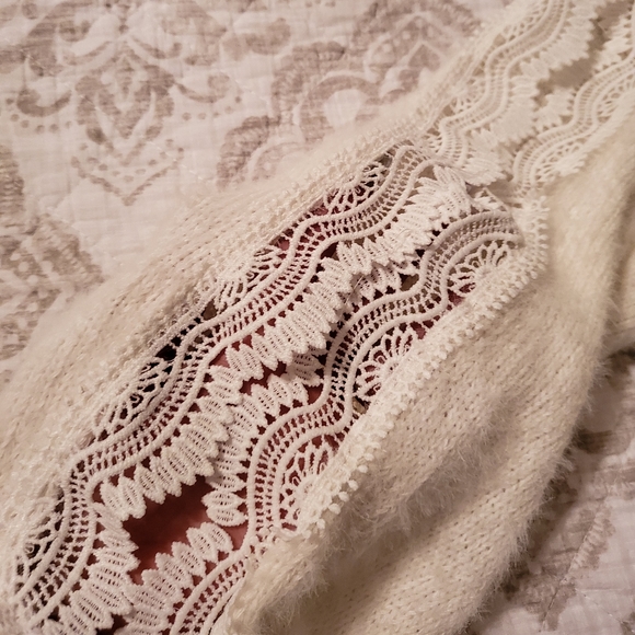 Sweater - Picture 5 of 5